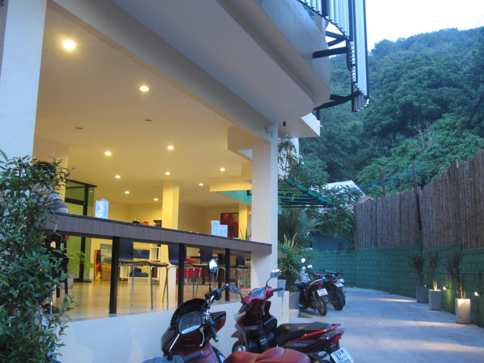 เดอะ เวฟ โฮเต็ล ป่าตอง Hotel Phuket ภายนอก รูปภาพ